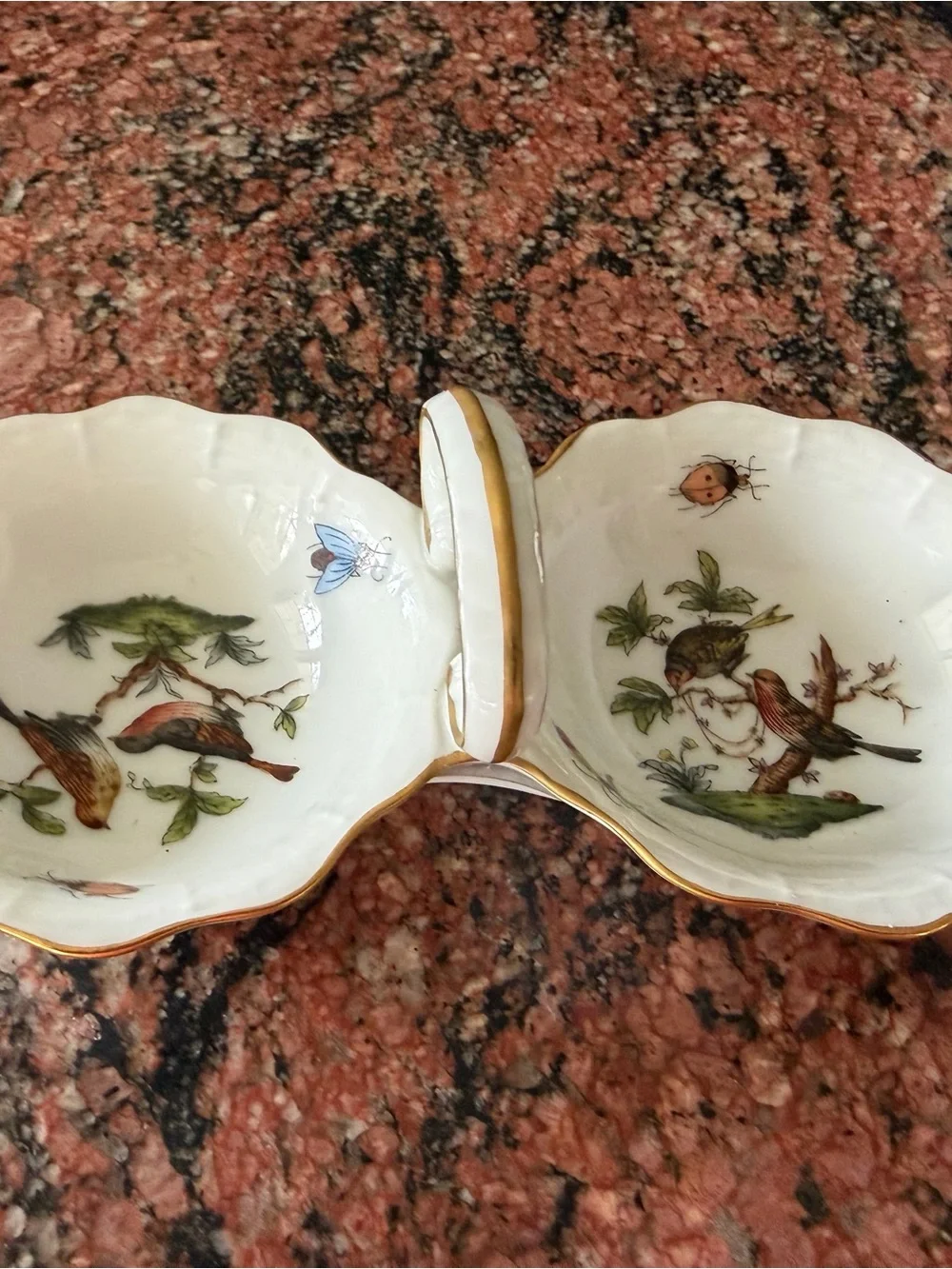 HEREND PORCELAIN HANDPAINTED ROTHSCHILD BIRDS SALT AND PEPPER DISH 253-0-00